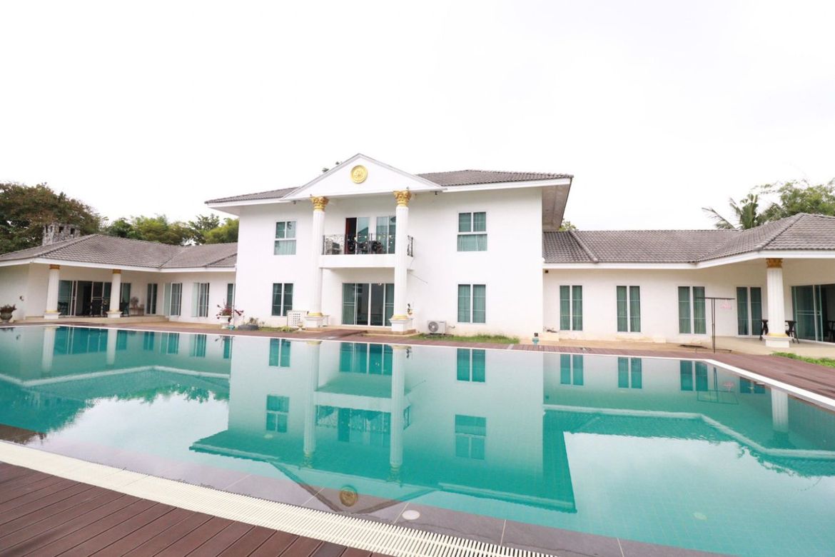 6 bedrooms House in Chiang Mai, Thailand No. 26970