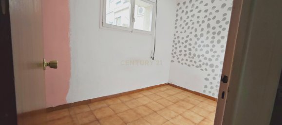 Apartamento de 3 dormitorios en Ripollet, Spain No. 157330 10