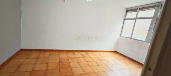 Apartamento de 3 dormitorios en Ripollet, Spain No. 157330 5