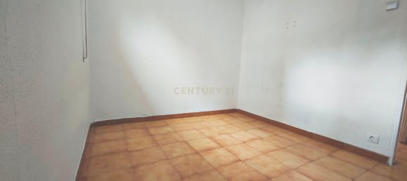 Apartamento de 3 dormitorios en Ripollet, Spain No. 157330 9