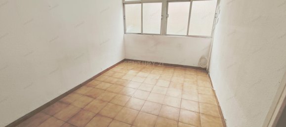 Apartamento de 3 dormitorios en Ripollet, Spain No. 157330 4