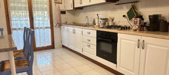 4 rooms Apartment in Empoli, Italy No. 117116 8