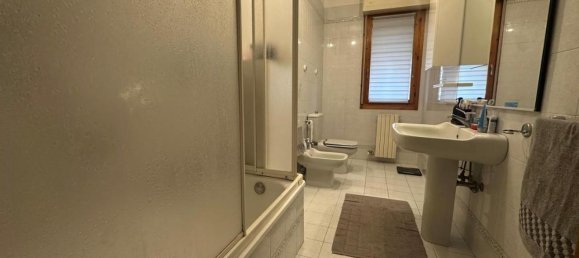 4 rooms Apartment in Empoli, Italy No. 117116 13