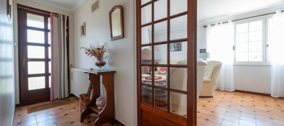 3 bedrooms House in Charente-Maritime, France No. 285339 4