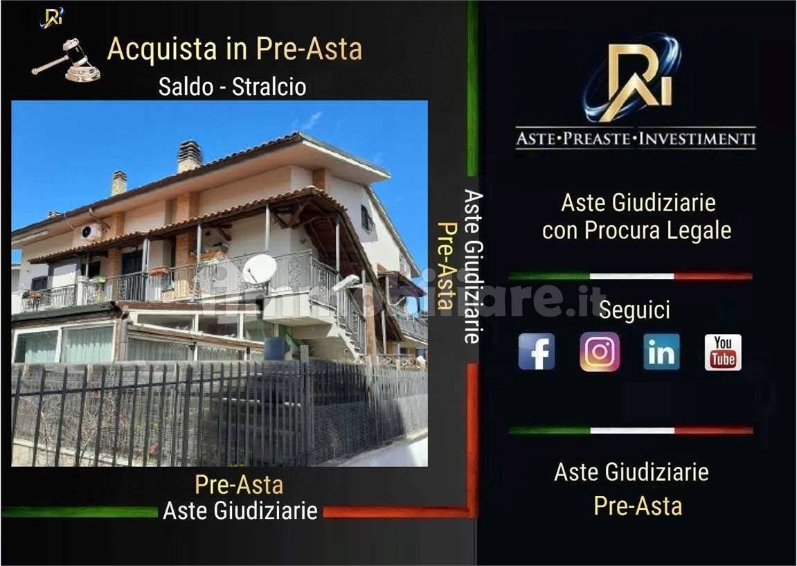 Квартира с 4 спальнями в Фара ин Сабина, Италия № 216217