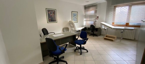 Коммерческая недвижимость 150м² в Алькамо, Италия № 264413 4