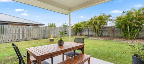 4 bedrooms House in Tinana, Australia No. 311 13