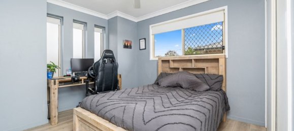 4 bedrooms House in Tinana, Australia No. 311 7