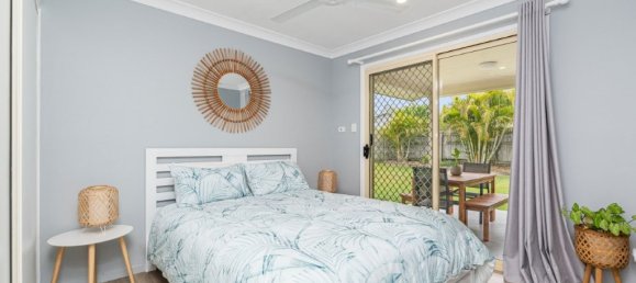 4 bedrooms House in Tinana, Australia No. 311 9