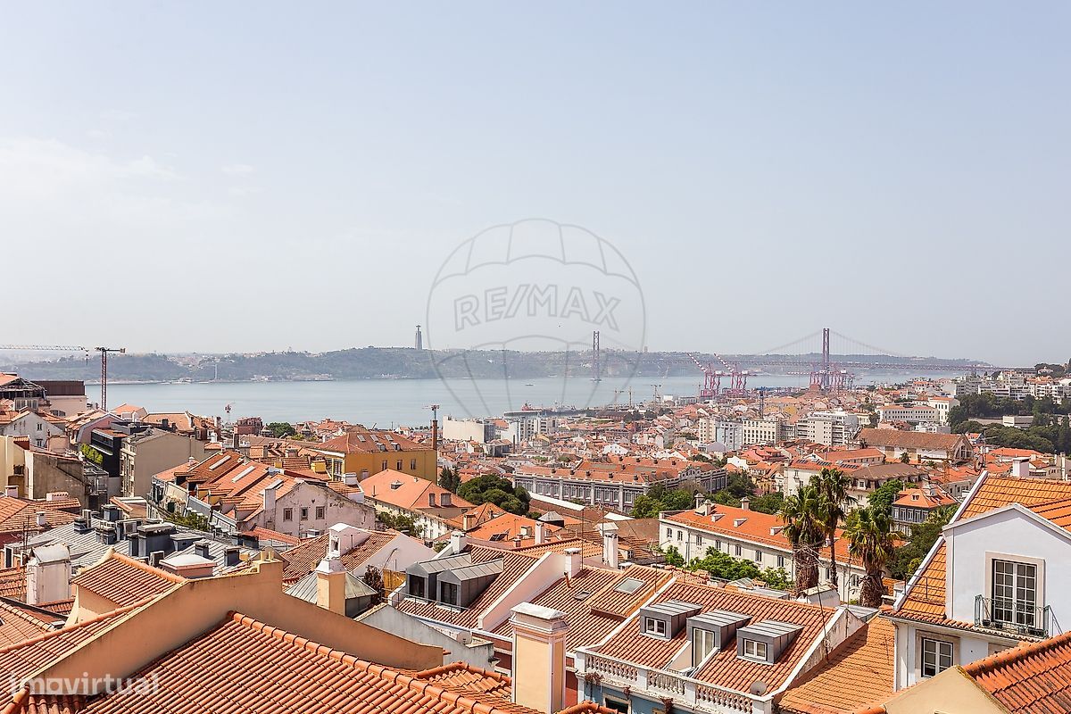 2 bedrooms Apartment in Lisbon, Portugal No. 329713