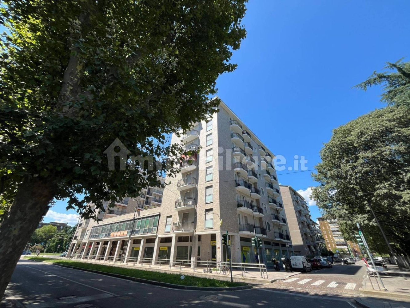 Ático de 3 dormitorios en Cinisello Balsamo, Italy No. 270088