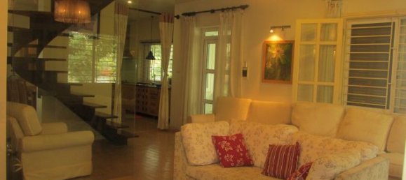 Villa de 4 dormitorios en Tay Ho, Vietnam No. 6394 8