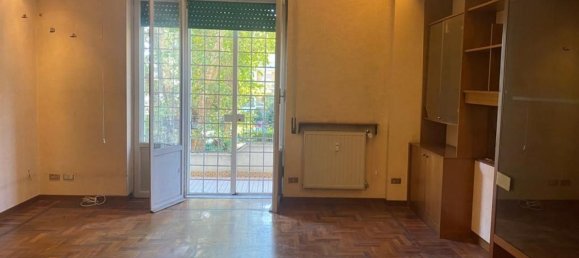 4 rooms Apartment in Rome, Italy No. 270273 13