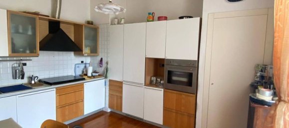 Apartamento de 4 habitaciónes en La Spezia, Italy No. 36392 4