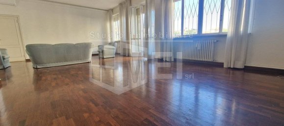 2 bedrooms Apartment in Livorno, Italy No. 66155 7
