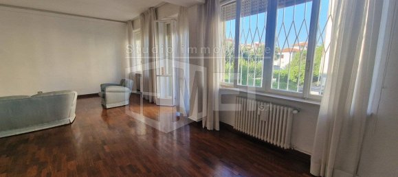2 bedrooms Apartment in Livorno, Italy No. 66155 13