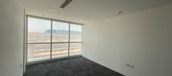7427.10m² Office in Al Quoz, UAE No. 1668 19