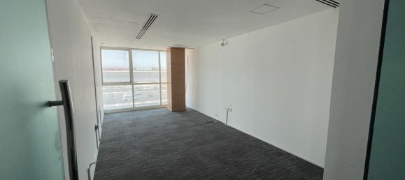 7427.10m² Office in Al Quoz, UAE No. 1668 15