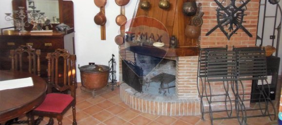 4 rooms Apartment in Caserta, Italy No. 220575 10