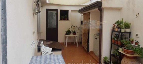 4-salle Appartement à Fiumefreddo di Sicilia, Italy No. 51099 9