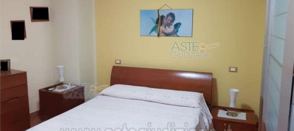 4-salle Appartement à Fiumefreddo di Sicilia, Italy No. 51099 2