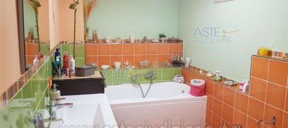 4-salle Appartement à Fiumefreddo di Sicilia, Italy No. 51099 7