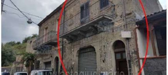 4-salle Appartement à Fiumefreddo di Sicilia, Italy No. 51099 12