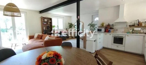 3 bedrooms House in Sonchamp, France No. 321484 2