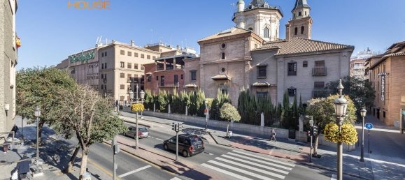 3 bedrooms Apartment in Granada, Spain No. 26034 2