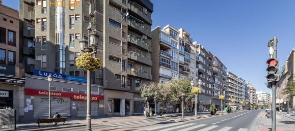 3 bedrooms Apartment in Granada, Spain No. 26034 24