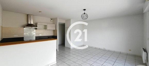 Квартира с 2 спальнями в Коньяк, Франция № 359805 4