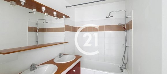 Квартира с 2 спальнями в Коньяк, Франция № 359805 10