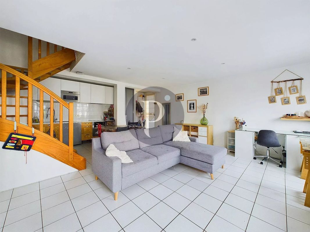 Dúplex de 3 dormitorios en Chatenay-Malabry, France No. 137002