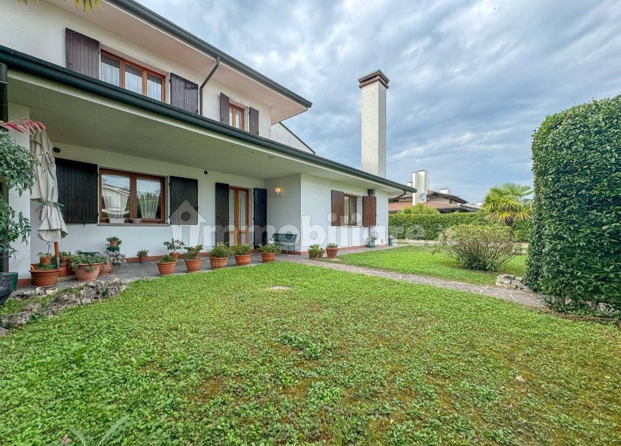 3 bedrooms Villa in Stra, Italy No. 288322