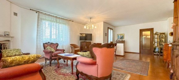 3 bedrooms Villa in Stra, Italy No. 288322 3