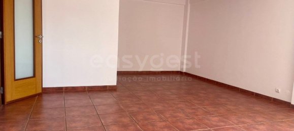 2 Schlafzimmer Wohnung in Odivelas, Portugal, Nr. 294796 3