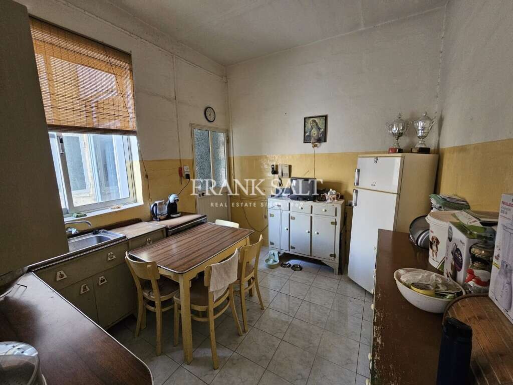 Maisonette de 2 dormitorios en Hamrun, Malta No. 1980