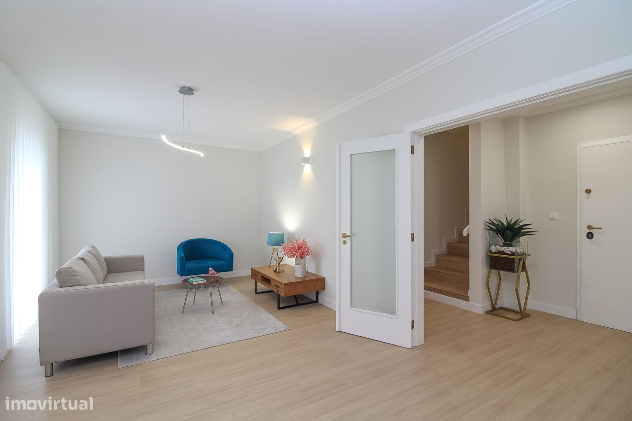 2 bedrooms Duplex in Ermesinde, Portugal No. 337753