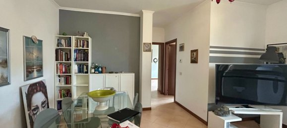 3 rooms Apartment in Rome, Italy No. 15796 9