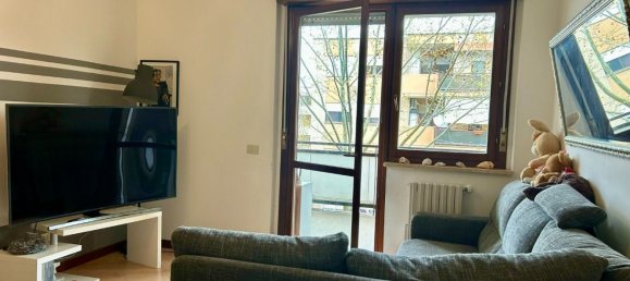 3 rooms Apartment in Rome, Italy No. 15796 11