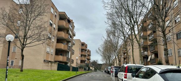 3 rooms Apartment in Rome, Italy No. 15796 2