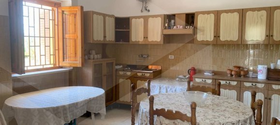 3 Schlafzimmer Villa in Monopoli, Italy, Nr. 28464 3