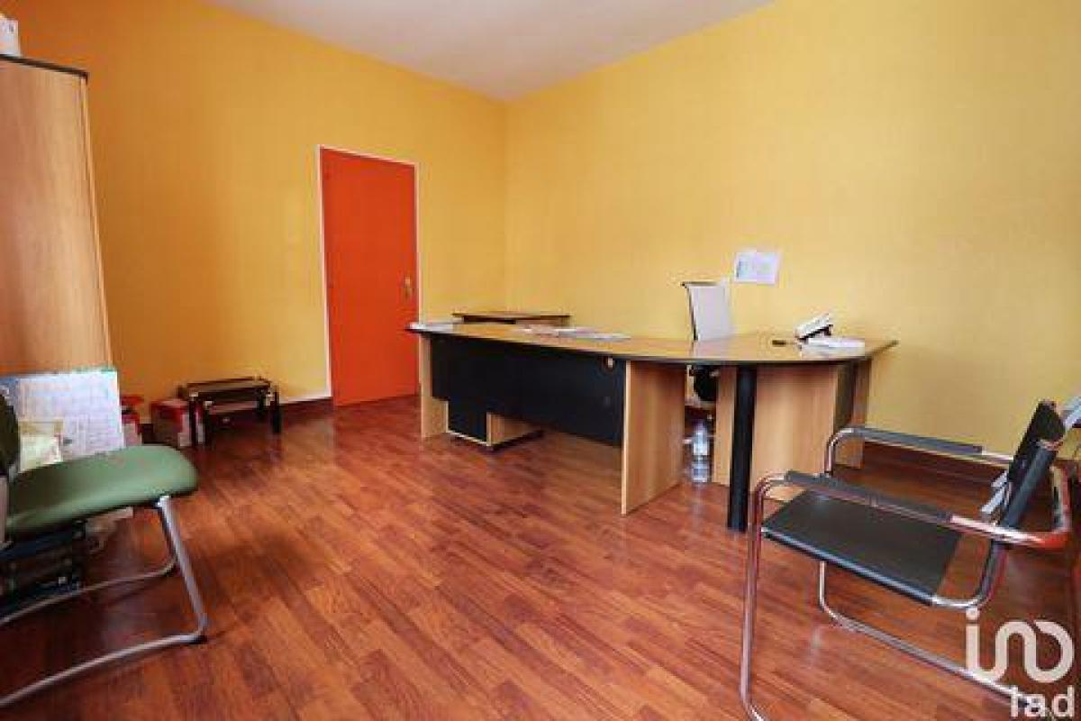 Studio in the Condo in Marans, France No. 27791