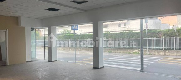 Gewerbliche Immobilie in Desio, Italy 208m², Nr. 302183 5