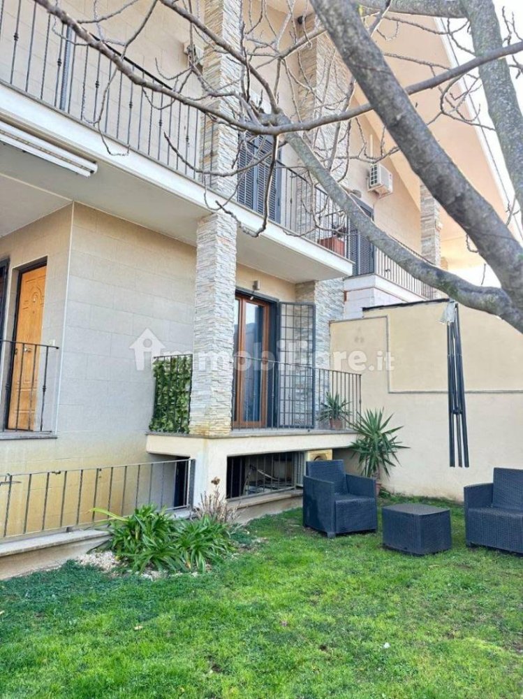 3 bedrooms House in Rome, Italy No. 213902