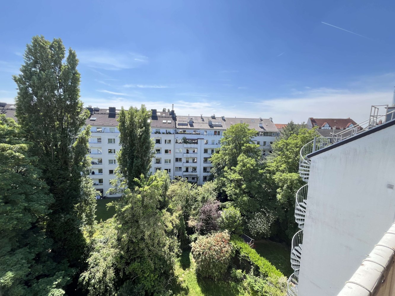 2 bedrooms Apartment in Dusseldorf, Germany No. 330277