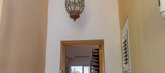 5 bedrooms Villa in Cadiz, Spain No. 188457 3