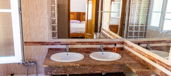 5 bedrooms Villa in Cadiz, Spain No. 188457 24