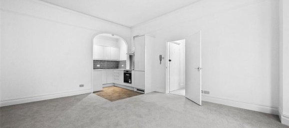 Studio in London, United Kingdom No. 3705 5