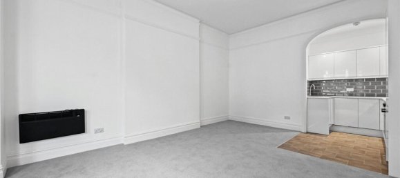 Studio in London, United Kingdom No. 3705 6